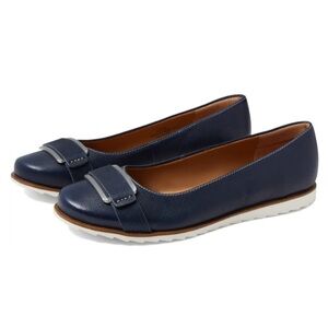 NWT COMFORTIVA Rhoda Flats